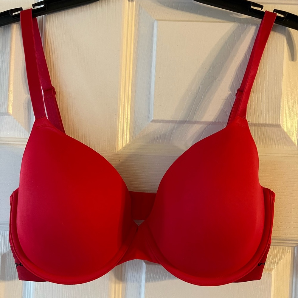 Victoria’s Secret PINK T-shirt Bra Red